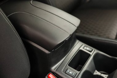 Yeni modern araba iç detay.