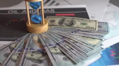 Dolar Çizelgesi ve Kum Saati Konsepti