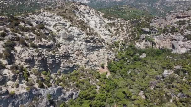 Uitzicht vanuit de lucht weide berglandschap op eiland Kreta, Griekenland. — Stockvideo
