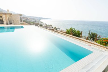 Yüzme havuzu. Seyahat Tatilleri, Tatil.