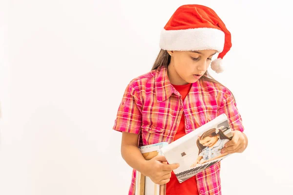 크리스마스에 캔버스에 사진을 담은 어린 소녀 — 스톡 사진
