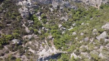 Yunanistan 'ın Girit kentindeki hava manzaralı çayır dağları manzarası.