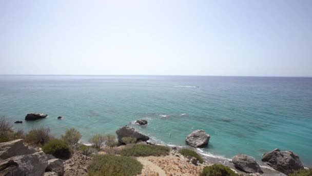 Bukt på solig sommardag, Kreta, Grekland — Stockvideo
