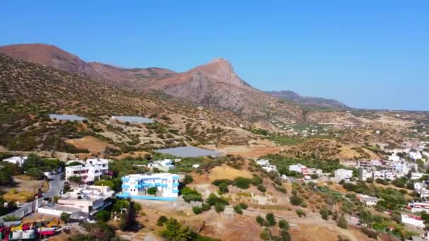 希腊，克里特岛，景观与橄榄树和小山村 — 图库视频影像