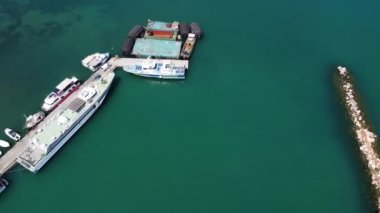Yunanistan 'ın Girit adasındaki Chania kentinin yukarıdan panoramik hava manzarası. Yunanistan 'ın simgeleri, Girit adasındaki güzel Venedik kasabası Chania. Hanya, Girit, Yunanistan.