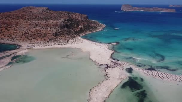 Голубая лагуна в Баллосе, Крит, Греция — стоковое видео