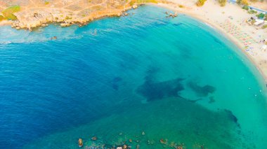 Bir İHA tarafından ele geçirilen küçük bir ada..