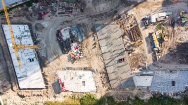 Büyük bir konut kompleksi inşa etmek