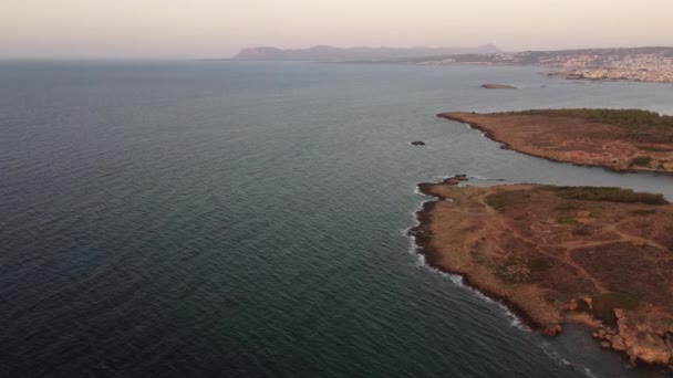 La playa con mar en el sur de Creta, Grecia — Vídeo de stock