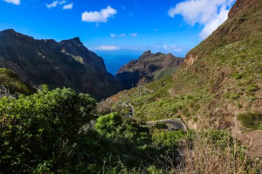 İspanya 'nın Tenerife Adası' ndaki Maska Kanyonu 'nun muhteşem gün batımı manzarası