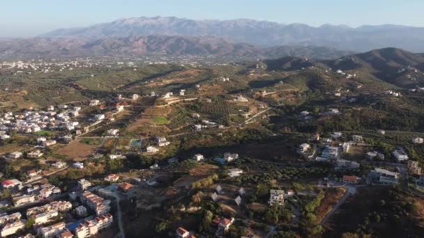 Панорамний вигляд з висоти міста Чанія, острів Крит, Греція. Ландшафт Греції, прекрасне венетійське місто Чанія на острові Крит. Чанія, Крит, Греція. — стокове відео