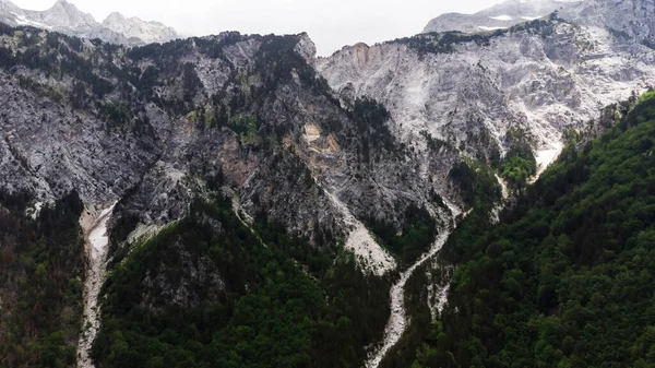 Krásná krajina v Albánii s horami — Stock fotografie
