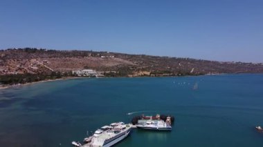 Yunanistan 'ın Girit adasındaki Chania kentinin yukarıdan panoramik hava manzarası. Yunanistan 'ın simgeleri, Girit adasındaki güzel Venedik kasabası Chania. Hanya, Girit, Yunanistan.