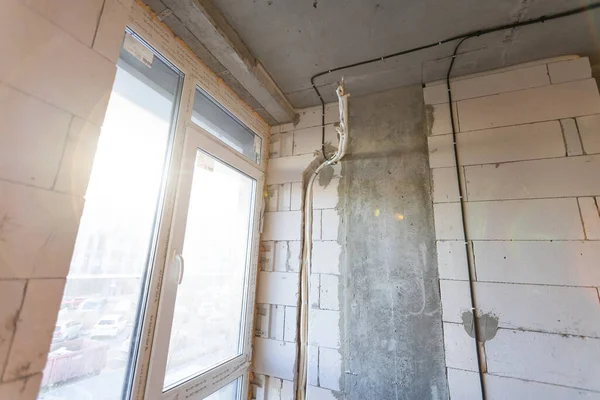 Dairede alçıpan duvarları yapmak için metal çerçeveler - alçıpan - alçıpan için çalışma süreci inşaat, yenileme, yenileme, yenileme, uzatma, restorasyon ve yeniden yapılanma aşamasında