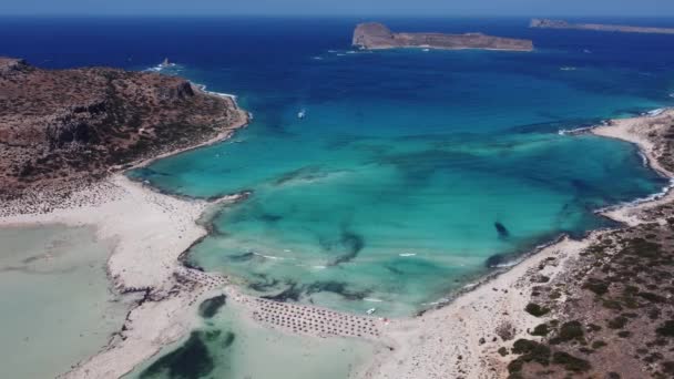 Γαλάζια λιμνοθάλασσα στον Μπάλο, Κρήτη — Αρχείο Βίντεο