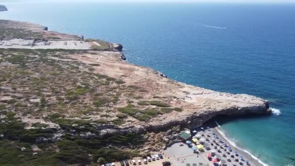 Strandkust Rethymno op Kreta, Griekenland vanaf een drone. — Stockvideo