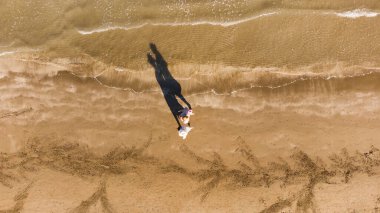 Arnavutluk 'ta tatil için güzel bir plaj. Adriyatik Denizi.