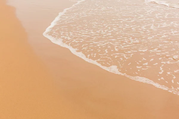 Playa arenosa perfecta en el caluroso día de verano — Foto de Stock