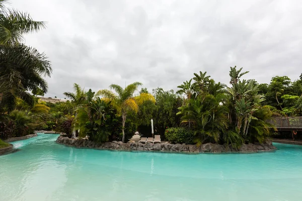 TENERIFE ISLAND, SPANJE - 9 januari: Siam Park op 9 januari 2020 in Tenerife, Spanje. Siam Park, het waterrijk themapark met waterattracties in Europa — Stockfoto