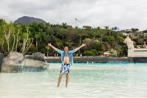 Attraktionen im Wasserpark. Spanien, Teneriffa — Stockfoto