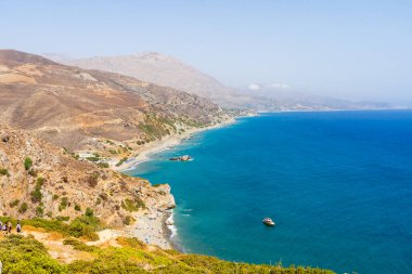 Güneşli bir günde güzel bir Yunan deniz manzarası. Girit Yeri