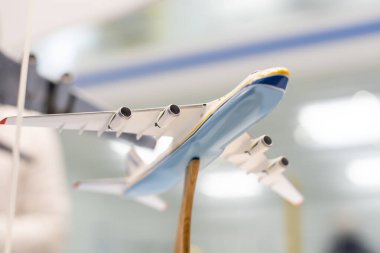 askeri uçak modeli, Oyuncak Uçak