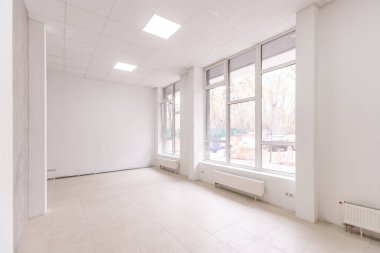 İnşaat halindeki bir evin içinde. Bir dairenin yenilenmesi.