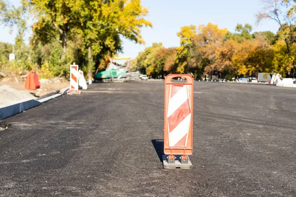 Práce na nové ulici tím, že nový asfalt — Stock fotografie