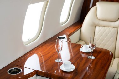 bir business class uçak rahat lüks seyahat kabininde kimse