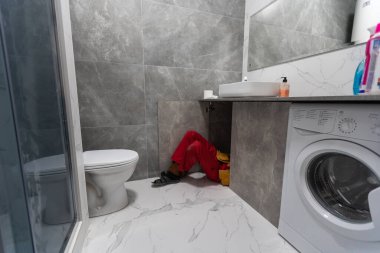 Yepyeni bir banyo mobilya önlemler alan mimar. Ev stil ve tasarım kavramları