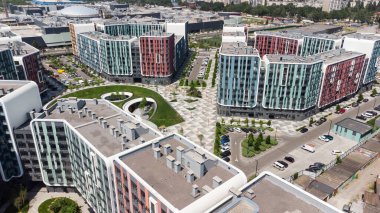 Kiev, Ukrayna - 25.06.2021: Respublika 'nın parlak cephe geometrisi