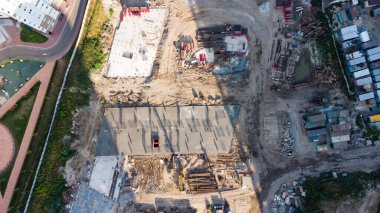 İnşaat Alanı ve İnşaat Ekipmanı Hava Fotoğrafı