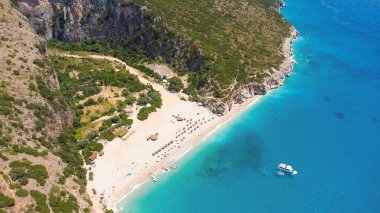 Arnavutluk 'un Cipe plajı manzarası