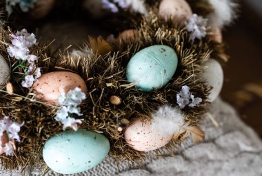 Paskalya için kuş yuvası.