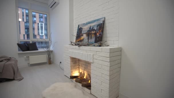 Salón de Lujo Interior, Apartamentos con chimenea — Vídeos de Stock