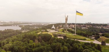 Kiev 'deki anıt - Rodina - Annesi gökyüzünde