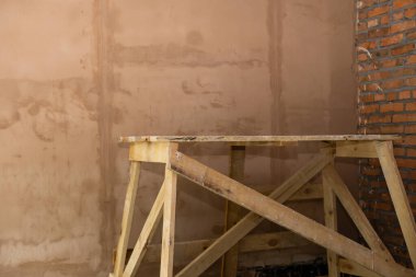 Apartman inşaat, tadilat, yenileme, genişleme, restorasyon ve yeniden yapılanma aşamasında..