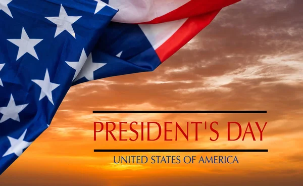 Presidents Day USA flag background greeting card Happy Presidents Day greeting card, flyer, banner, poster with american flag with stars and ribbon.Presidents day holiday USA. Patriotic sky at sunset — Stock Photo, Image