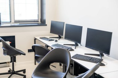 Moda ve modern ofis içi.