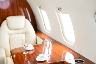 bir business class uçak rahat lüks seyahat kabininde kimse