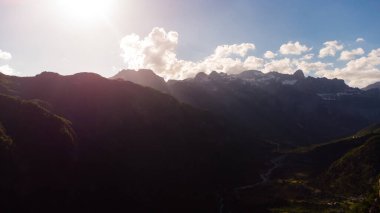 Arnavutluk Alpleri 'ndeki Ulusal Park' taki Dağ manzarası.