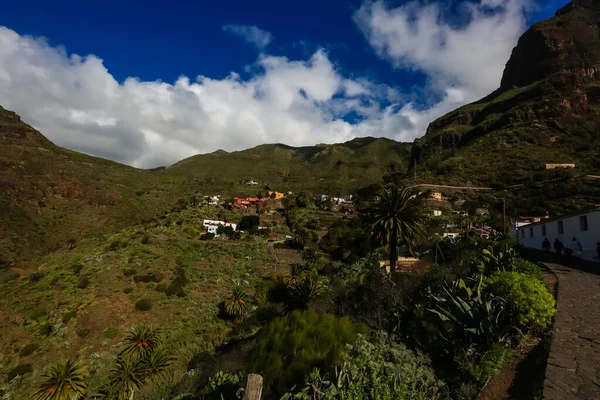 Espanha Tenerife Village in the Gorge Mask — Fotografia de Stock