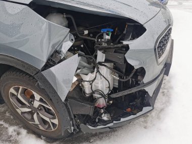 bir kazadan sonra harap araba