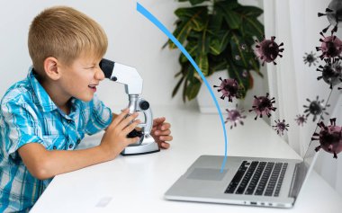 Etrafı virüslerle çevrili şirin bir çocuk. Sağlık sigortası konsepti. Coronavirus koruma kavramı