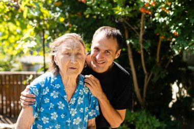 Çok yaşlı, büyük büyük anne ve büyük torun..