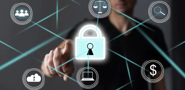 Бизнесмен держит иконку открытого замка на ладони. Бизнес-концепция и технологическая метафора для кибератаки, компьютерных преступлений, информационной безопасности и шифрования данных. — стоковое фото