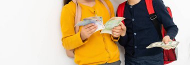 iki küçük kız para ve avroyla