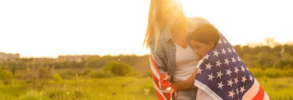 Crying little girl saying goodbye to her military mother outdoors — Stock Photo, Image