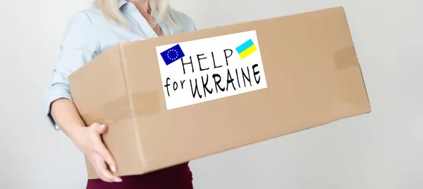 Bantuan kemanusiaan untuk Ukraina karena perang, sumbangan dan bantuan kepada orang-orang yang membutuhkan, dukungan pengungsi — Stok Foto