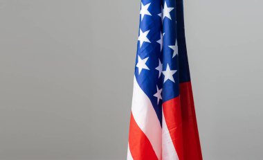 Sade arkaplanda Amerikan bayrağına yakın çekim